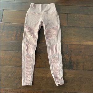 Alo Yoga Moto Leggings - Mauve Pink